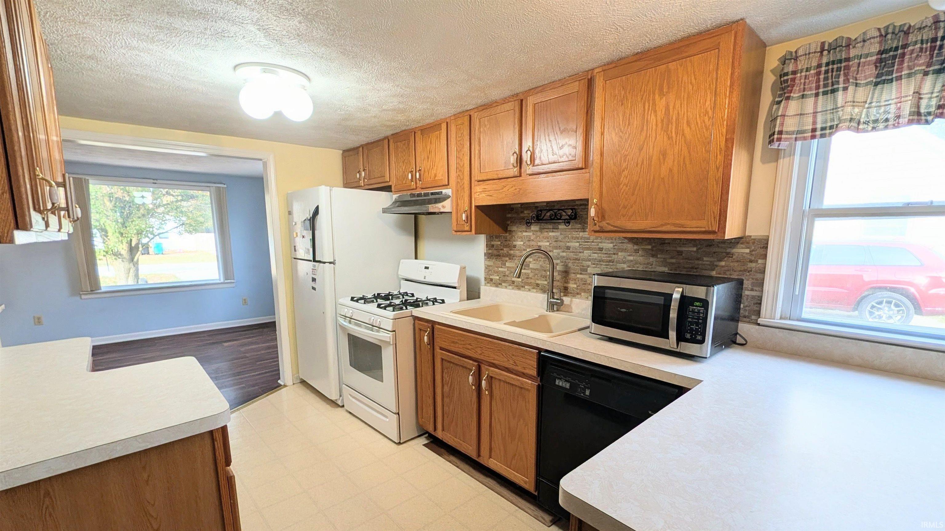 10548 Fairview Avenue Osceola, IN 46561 - Photo 6 of 21