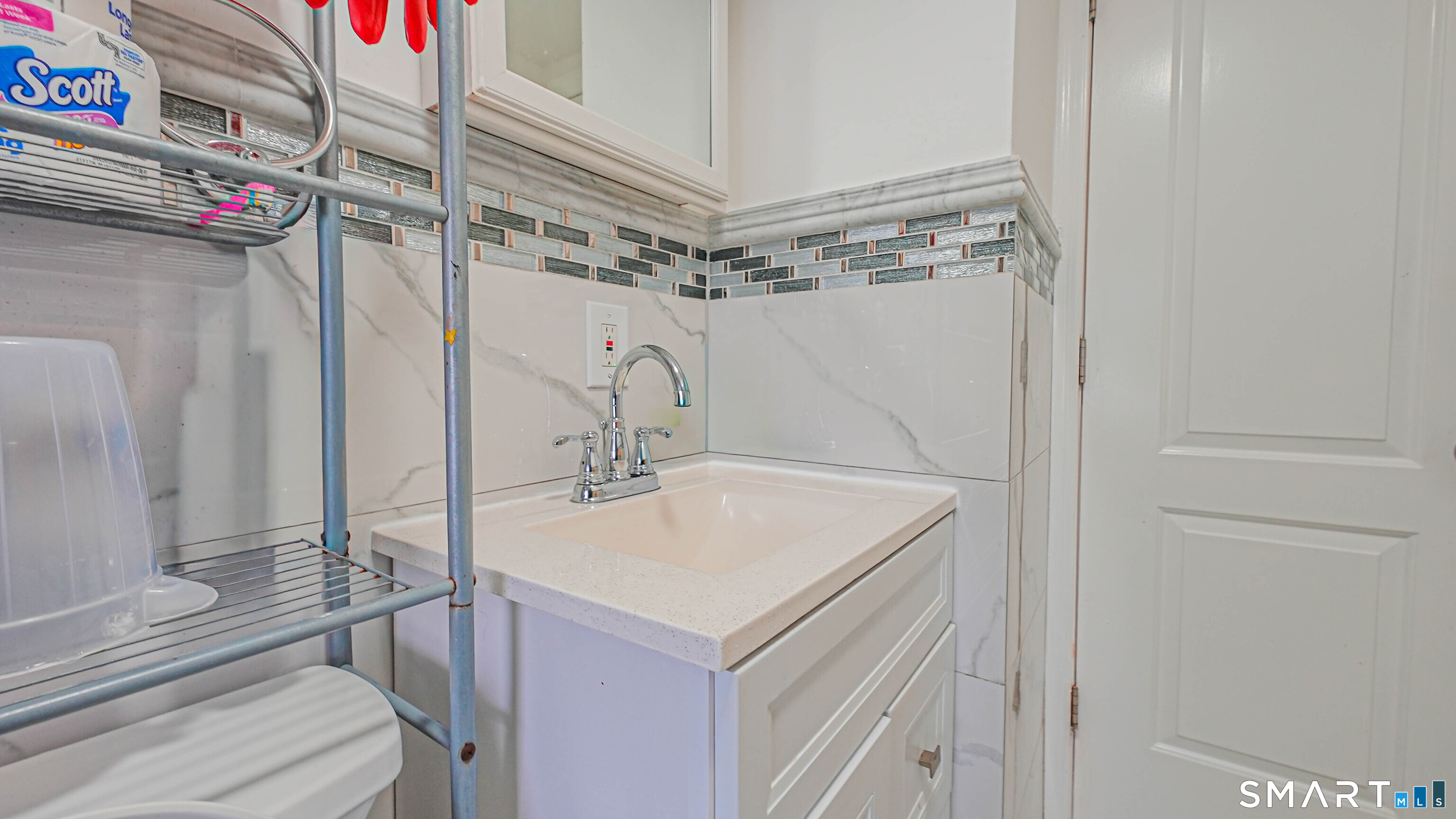 9 Ridge Street Waterbury, CT 06706 - Photo 14 of 39