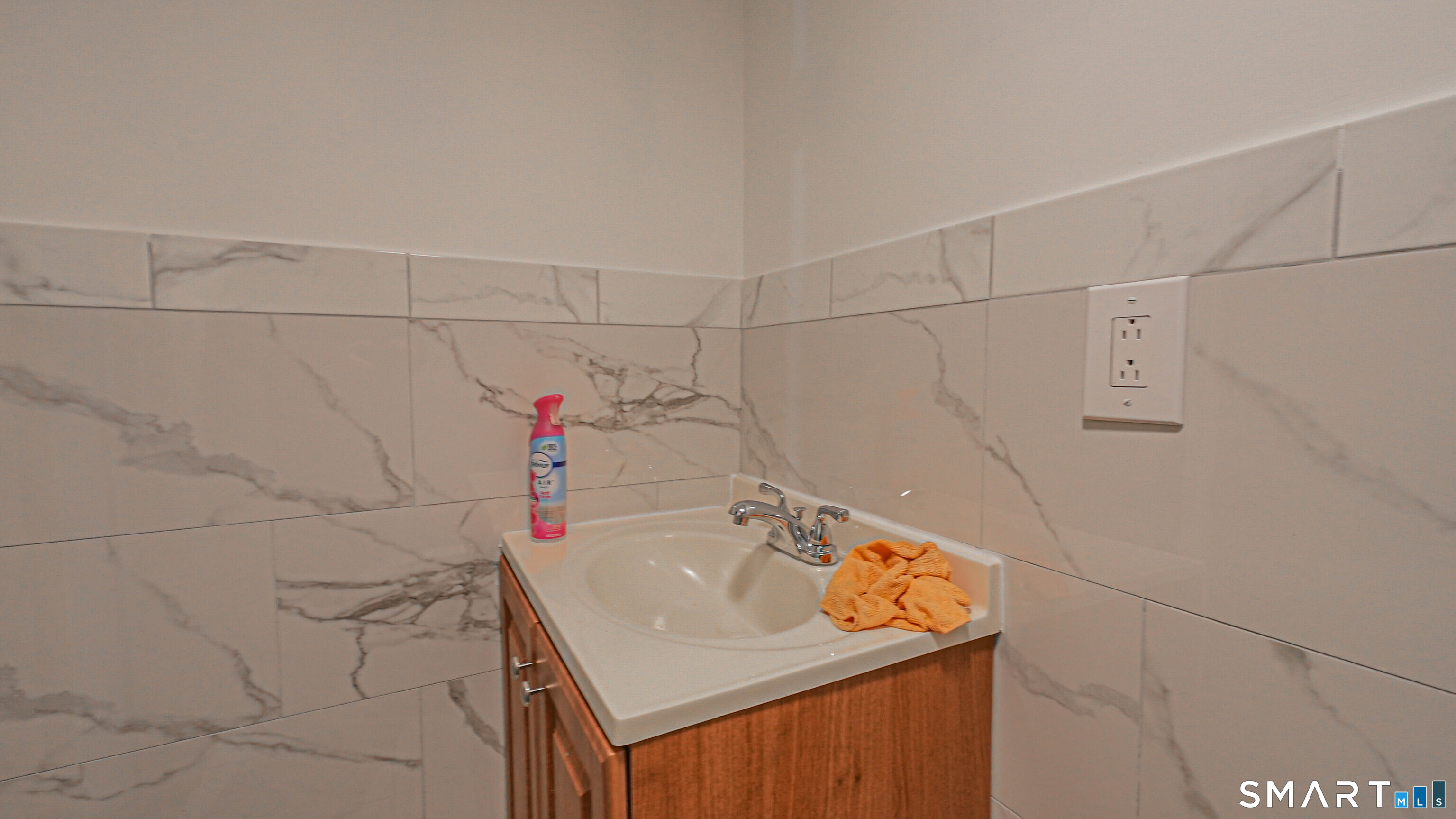 9 Ridge Street Waterbury, CT 06706 - Photo 38 of 39