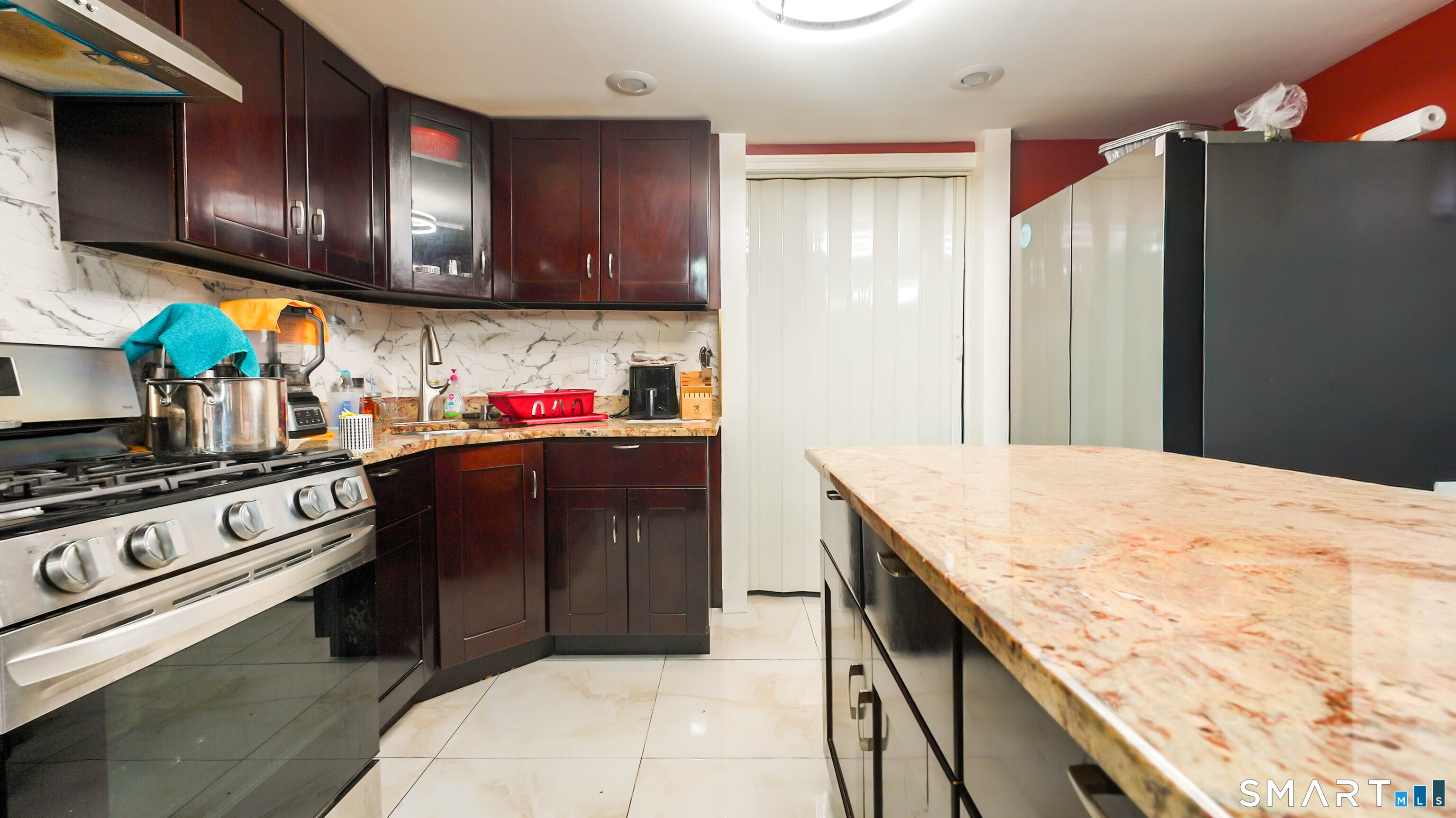 9 Ridge Street Waterbury, CT 06706 - Photo 9 of 39