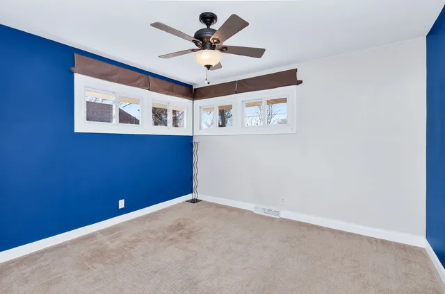 $324,900 | 212 Hill Avenue, North Aurora, IL 60542