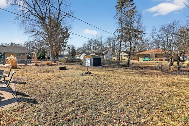 $324,900 | 212 Hill Avenue, North Aurora, IL 60542