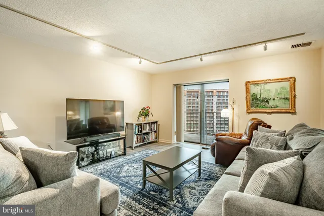 $425,000 | 11004 Valley Forge Circle, Unit 1004, King of Prussia, PA 19406