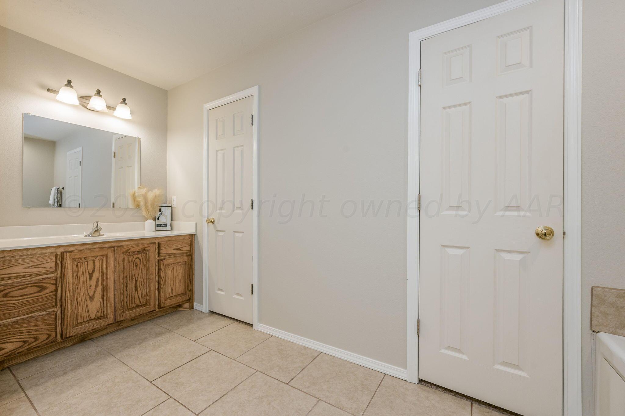 19851 Prairie Wind Road Bushland, TX 79124 - Photo 13 of 32 Master Bathroom