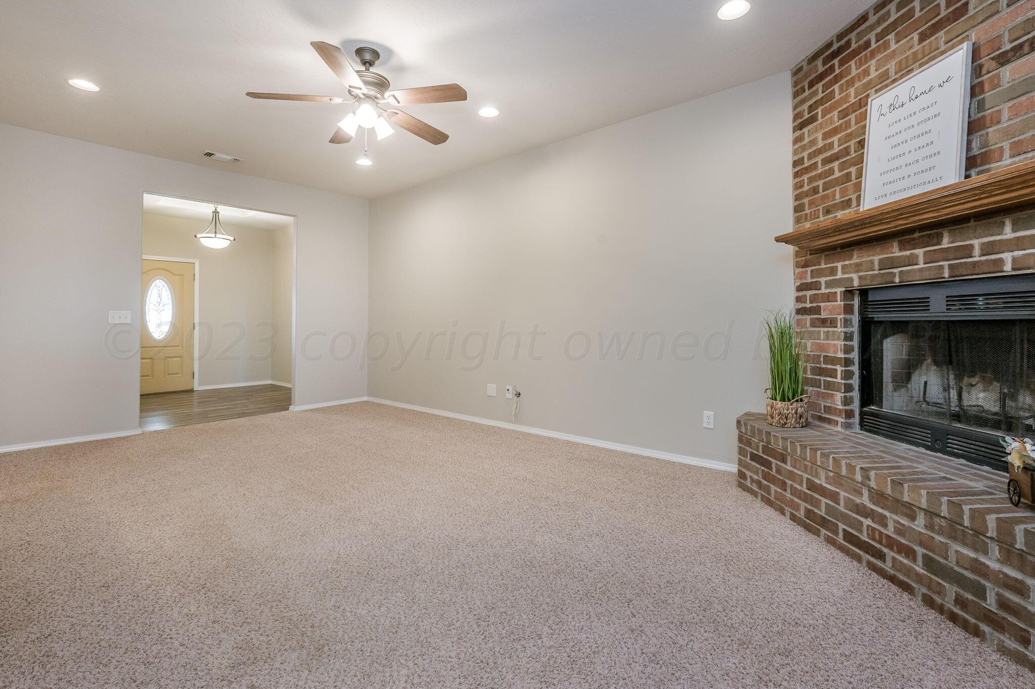 19851 Prairie Wind Road Bushland, TX 79124 - Photo 4 of 32 Living Room-2