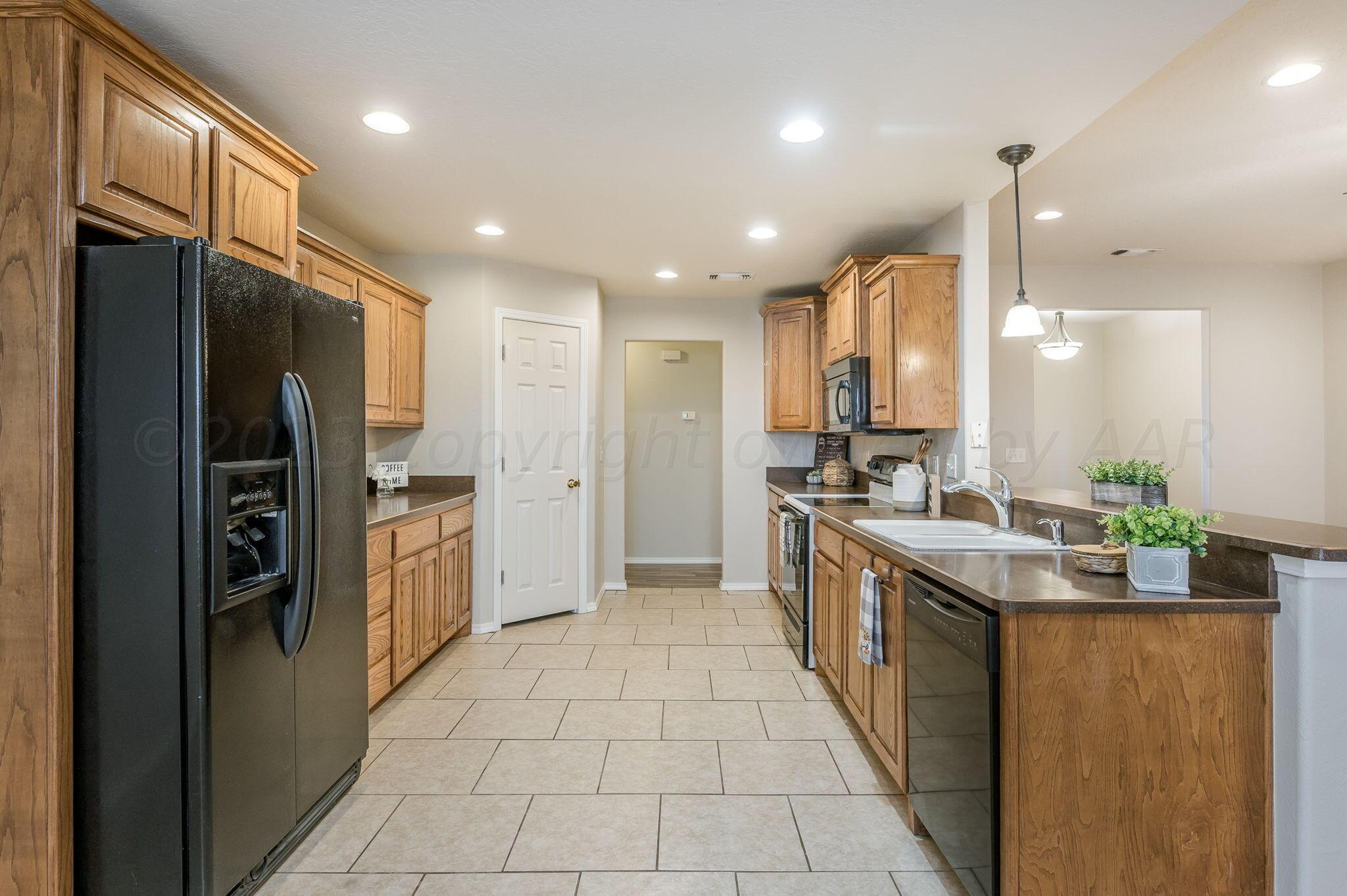 19851 Prairie Wind Road Bushland, TX 79124 - Photo 7 of 32 Kitchen