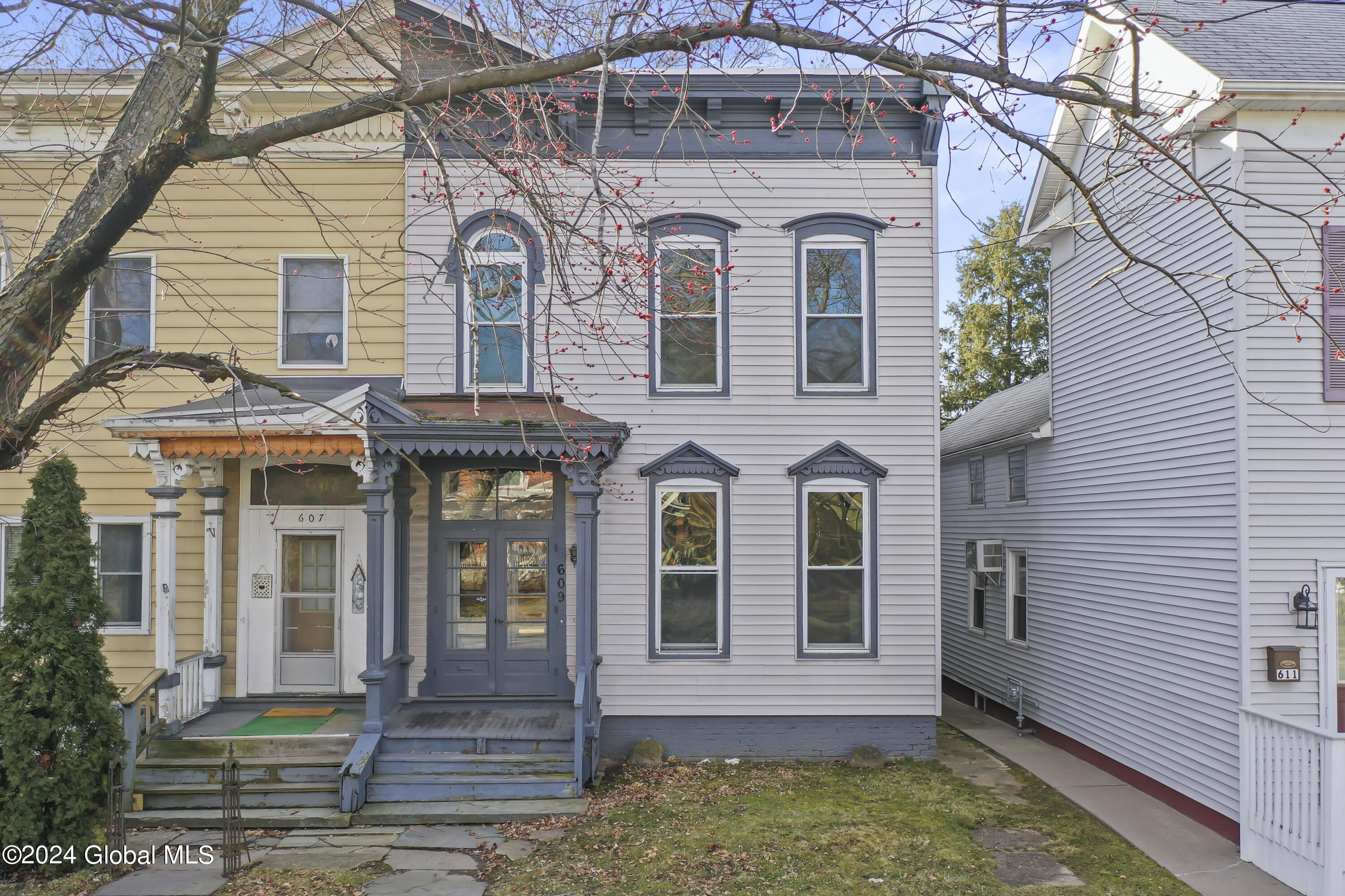 photos_high_resolution_609_5th_Ave_Troy_