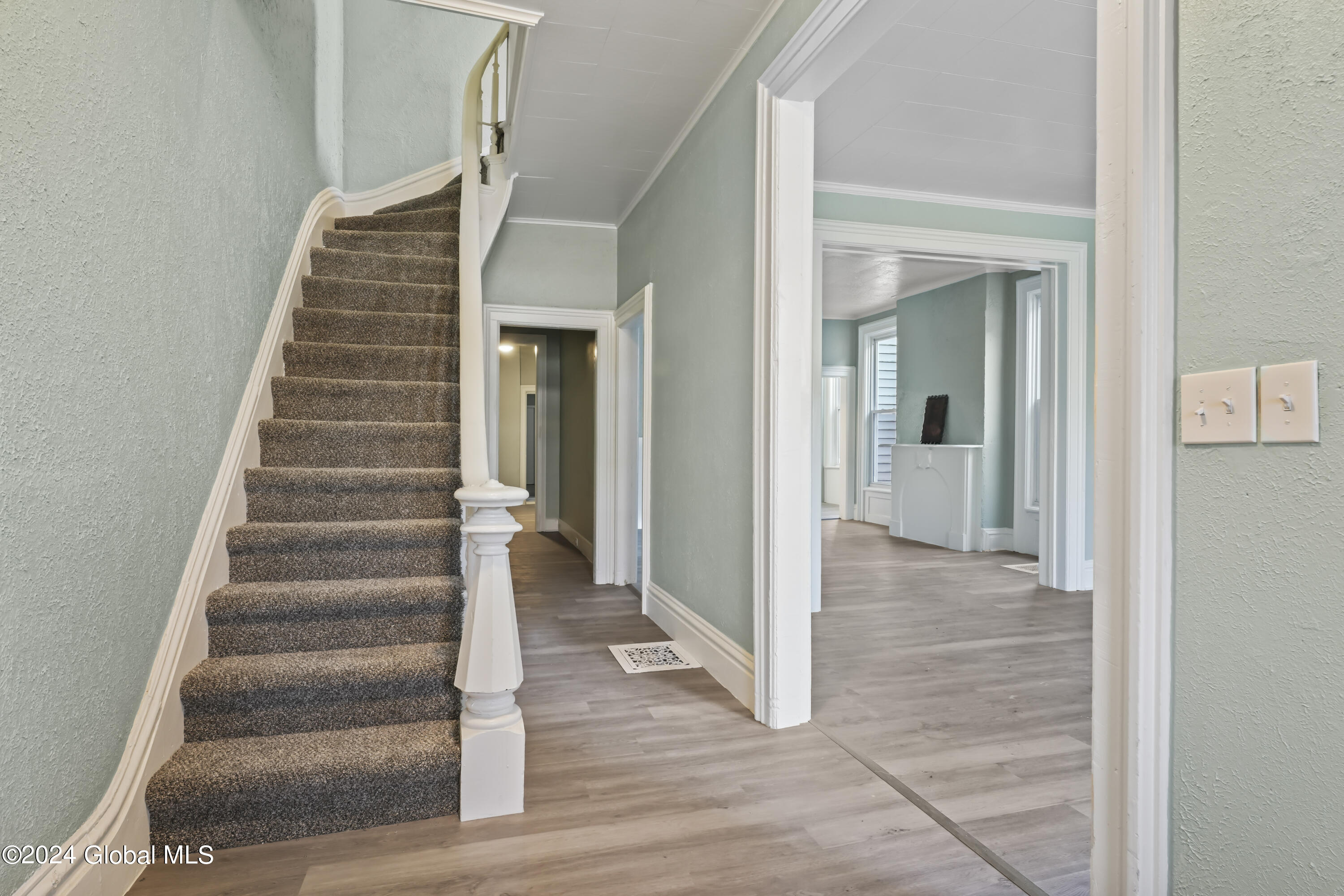 609 5th Avenue Troy, NY 12182 - Photo 4 of 43 photos_high_resolution_609_5th_Ave_Troy_