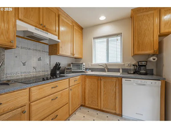 $590,000 | 7850 Pine Beach Loop, Rockaway Beach, OR 97136