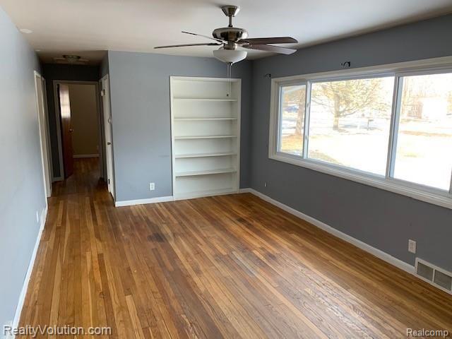 253 Myers Road Lapeer, MI 48446 - Photo 3 of 17 IMG_0423.jpg