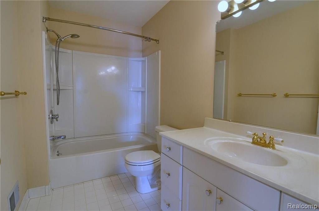 1215 Candlestick Lane Rochester Hills, MI 48306 - Photo 19 of 24