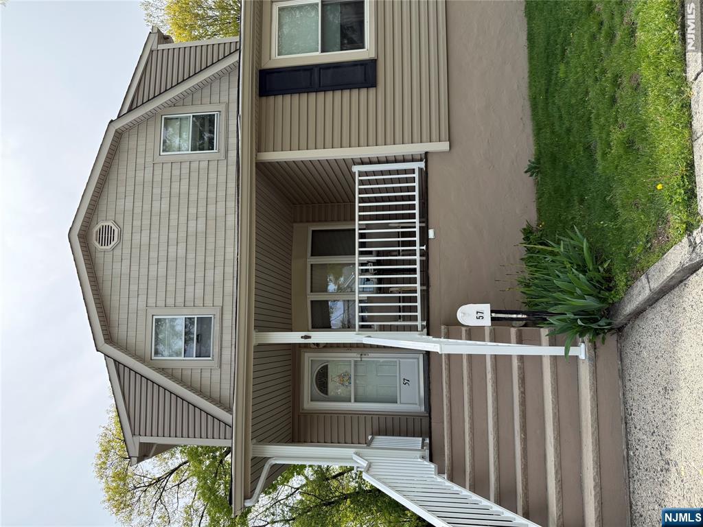 57 Oak Street Rochelle Park, NJ 07662 - Photo 2 of 17