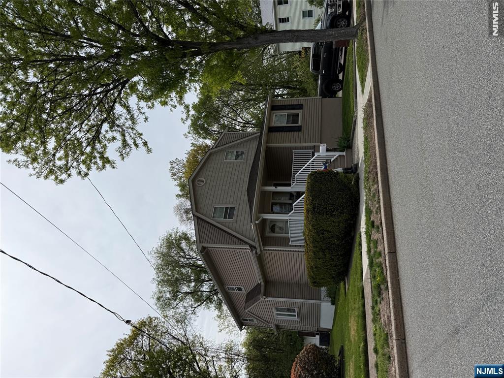 57 Oak Street Rochelle Park, NJ 07662 - Photo 3 of 17
