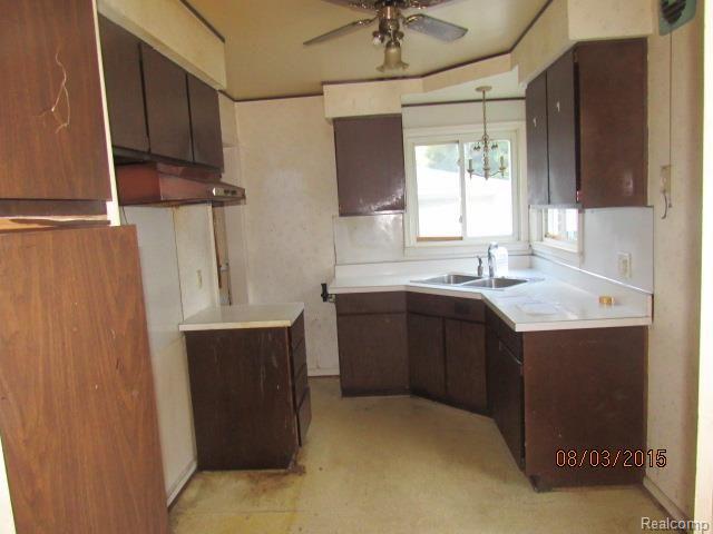 626 Patterson Court Inkster, MI 48141 - Photo 4 of 17