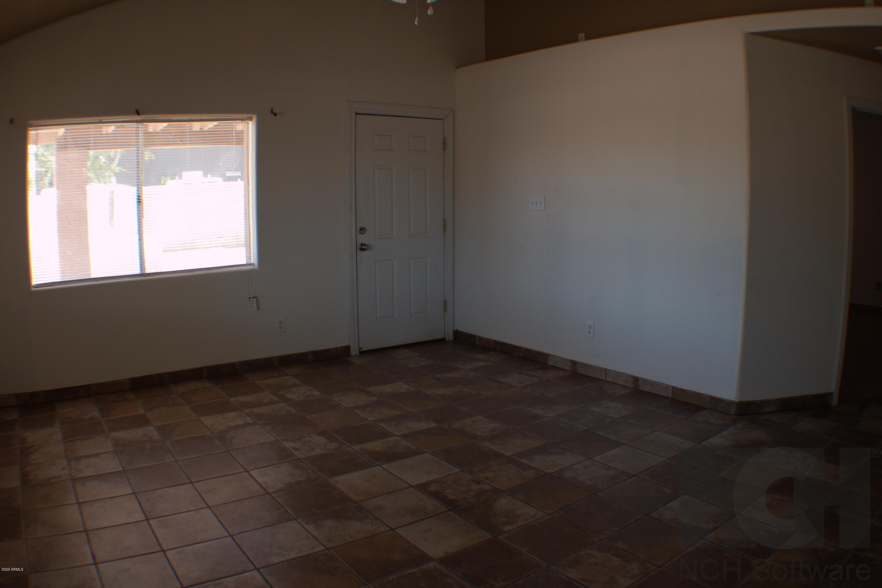445 East Roeser Road Phoenix, AZ 85040 - Photo 11 of 15 Familyroom