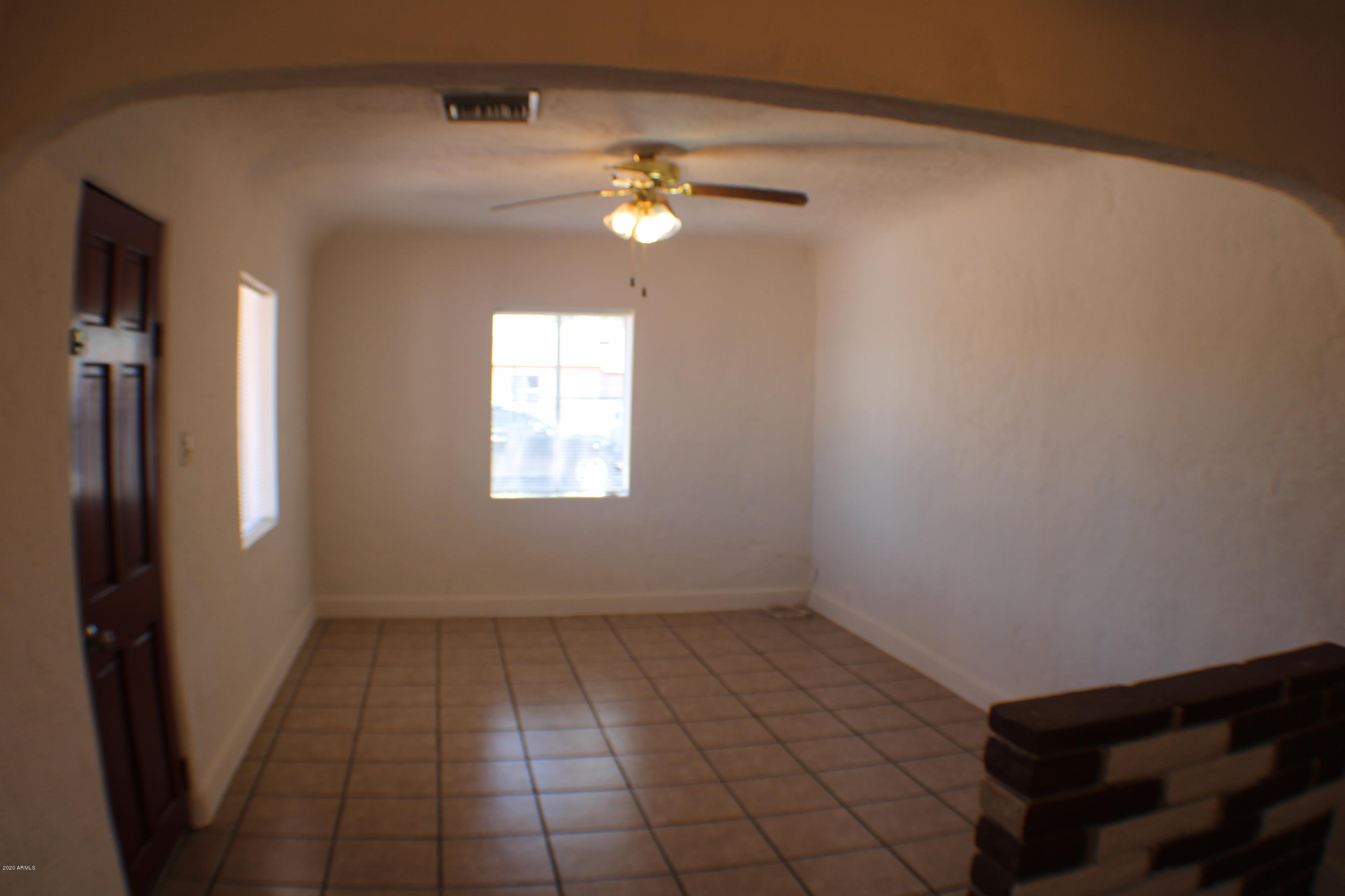 445 East Roeser Road Phoenix, AZ 85040 - Photo 2 of 15 IMG_1622