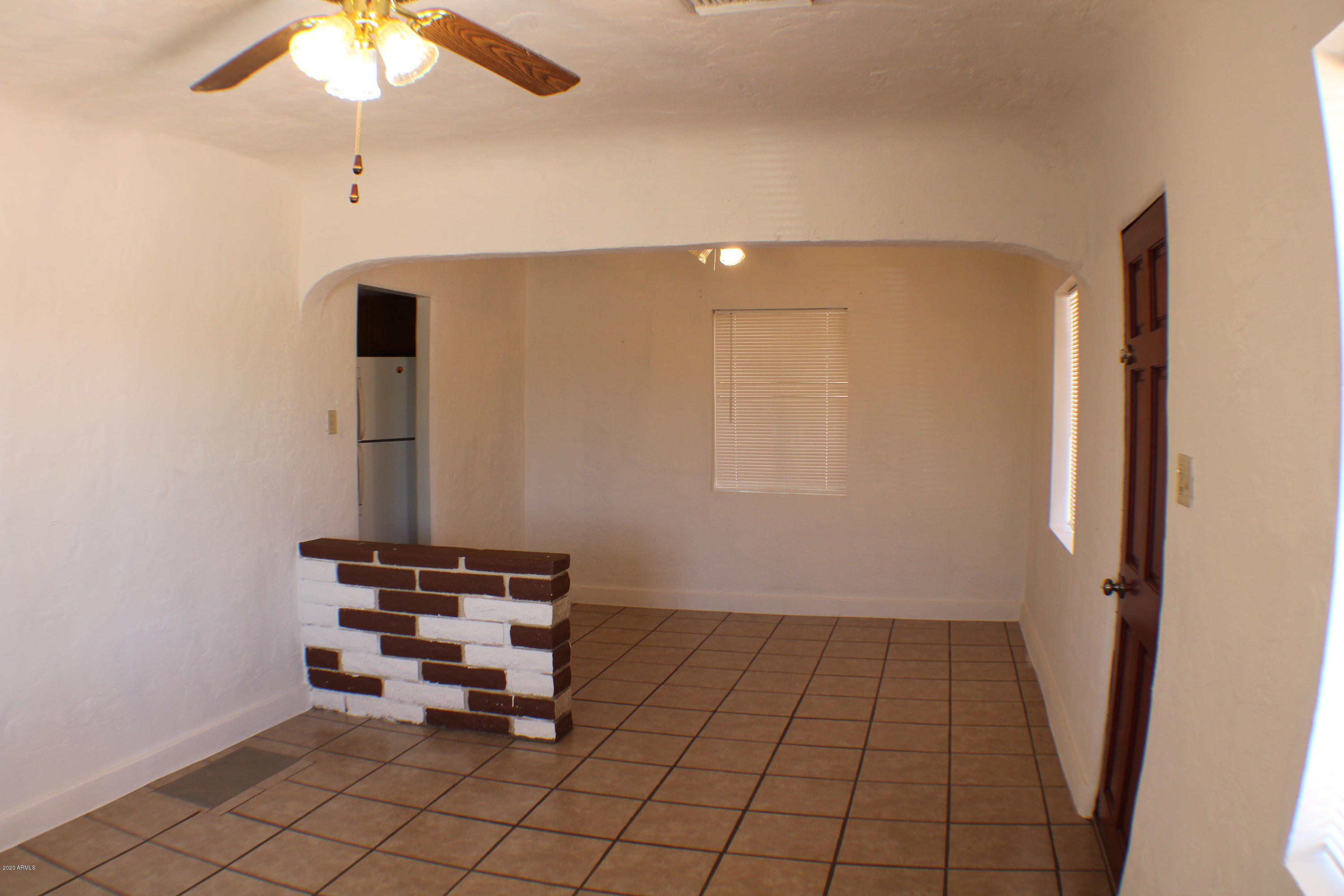 445 East Roeser Road Phoenix, AZ 85040 - Photo 3 of 15 IMG_1624