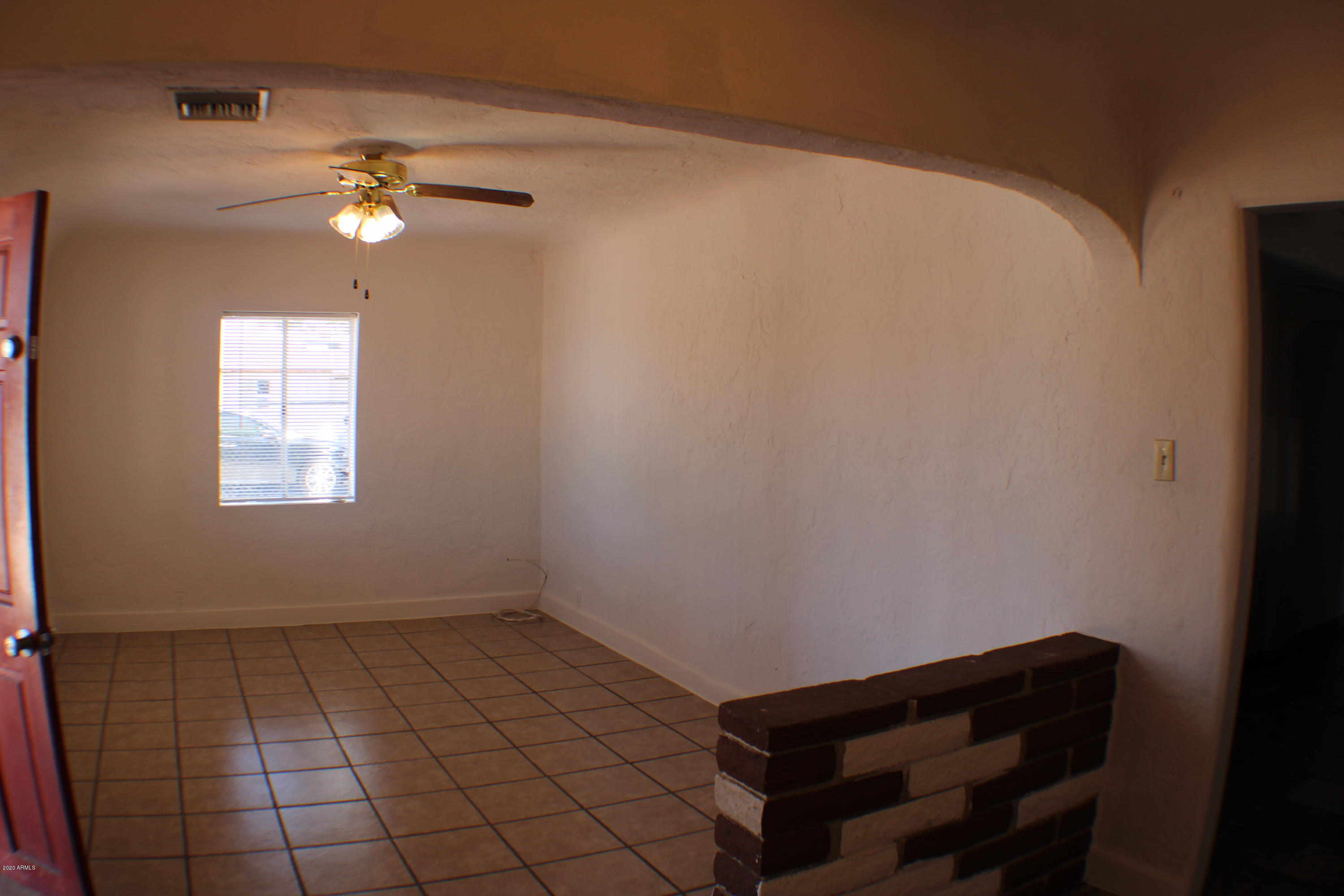 445 East Roeser Road Phoenix, AZ 85040 - Photo 4 of 15 IMG_1621