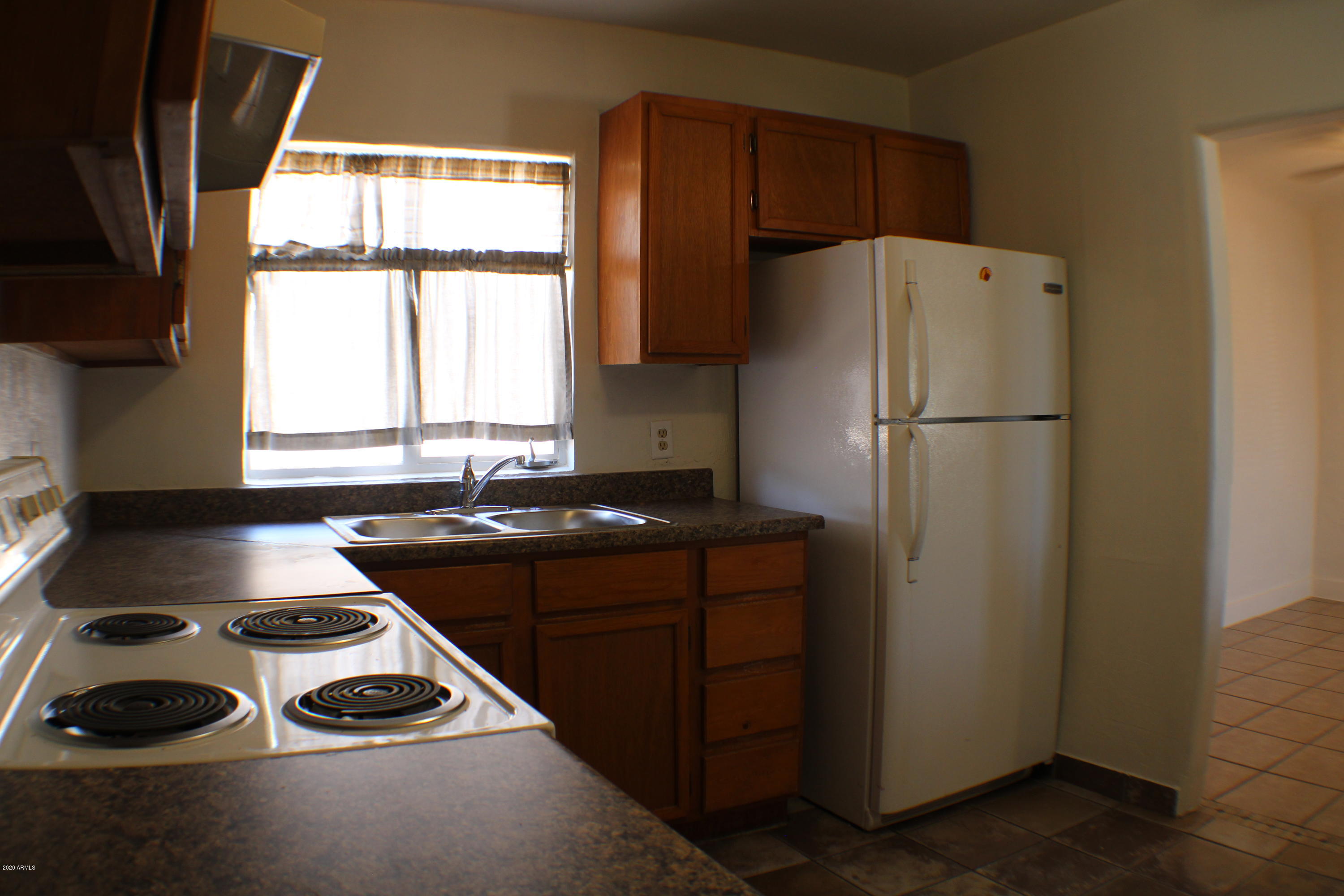 445 East Roeser Road Phoenix, AZ 85040 - Photo 6 of 15 IMG_1629