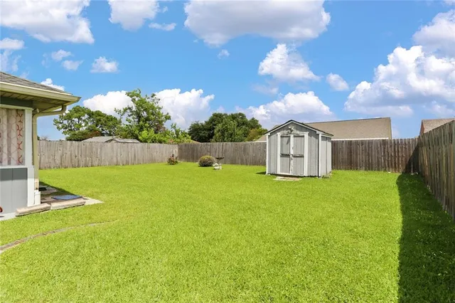 $199,500 | 2121 Sugarloaf Drive, Harvey, LA 70058