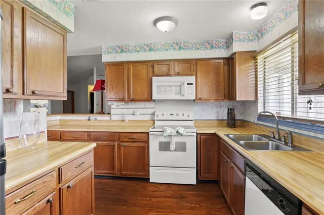 $199,500 | 2121 Sugarloaf Drive, Harvey, LA 70058