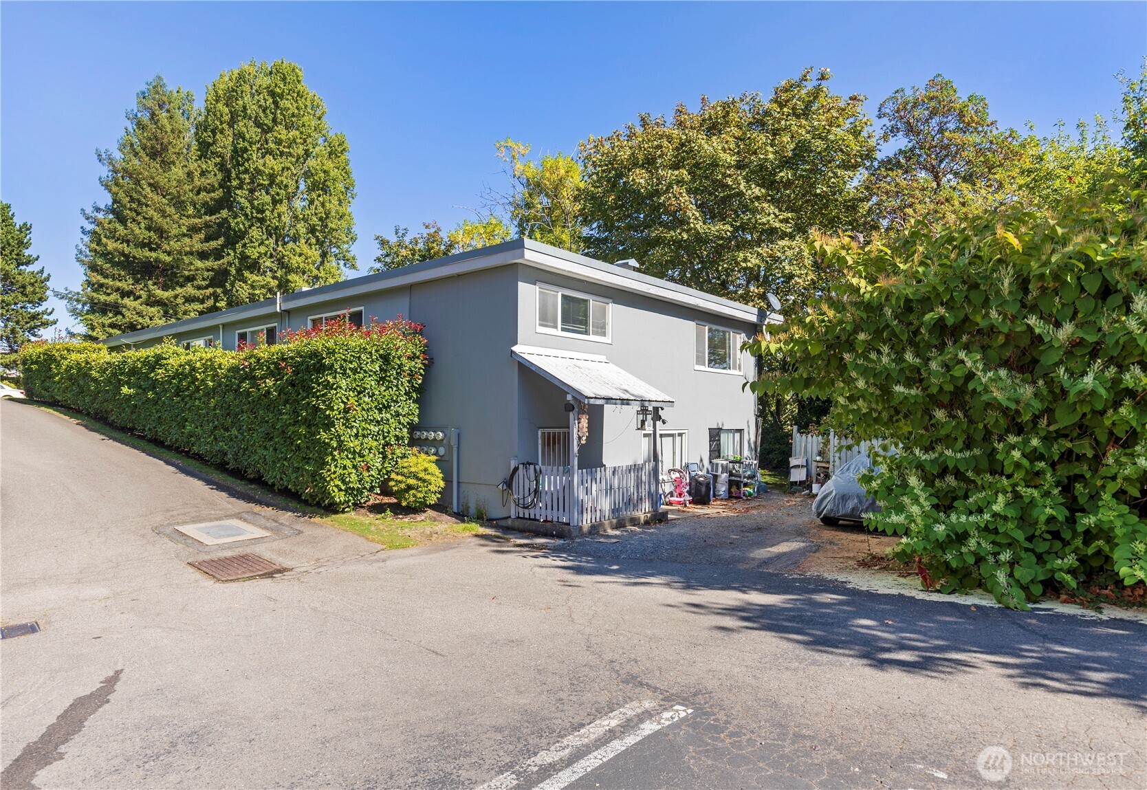 2109 West Raye Street Seattle, WA 98199 - Photo 1 of 8