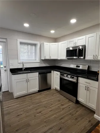 $2,100 | 1890 Broad Street, Unit 108, Cranston, RI 02905