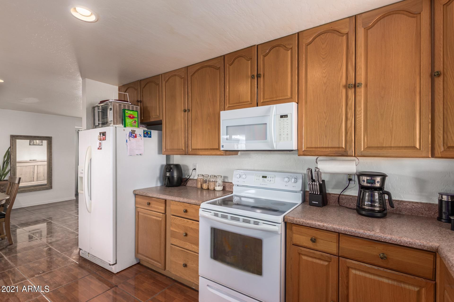 2740 West Bethany Home Road Phoenix, AZ 85017 - Photo 7 of 19 Bethany (20)