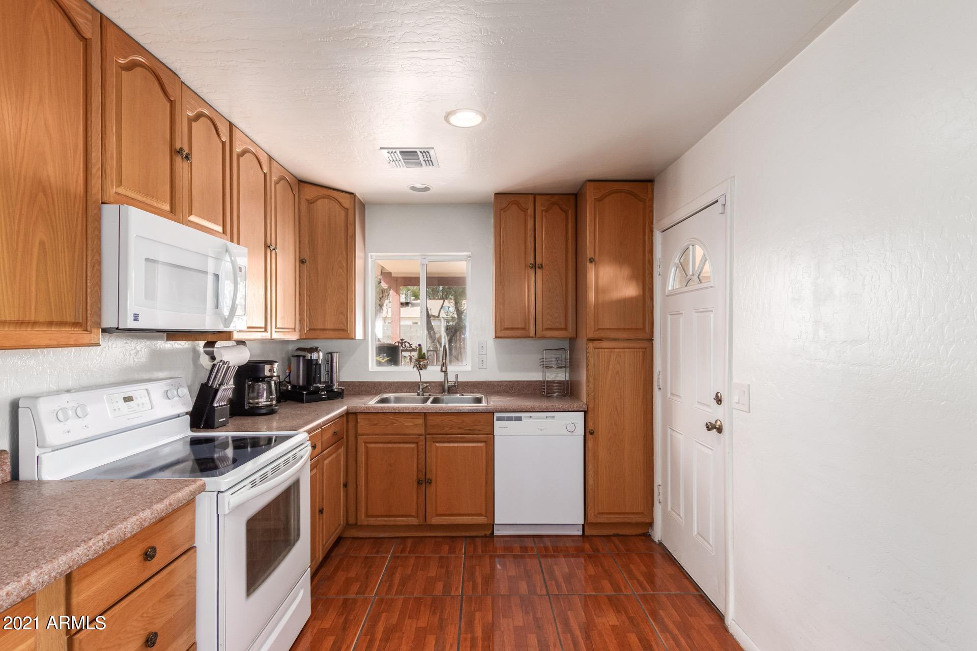 2740 West Bethany Home Road Phoenix, AZ 85017 - Photo 8 of 19 Bethany (21)