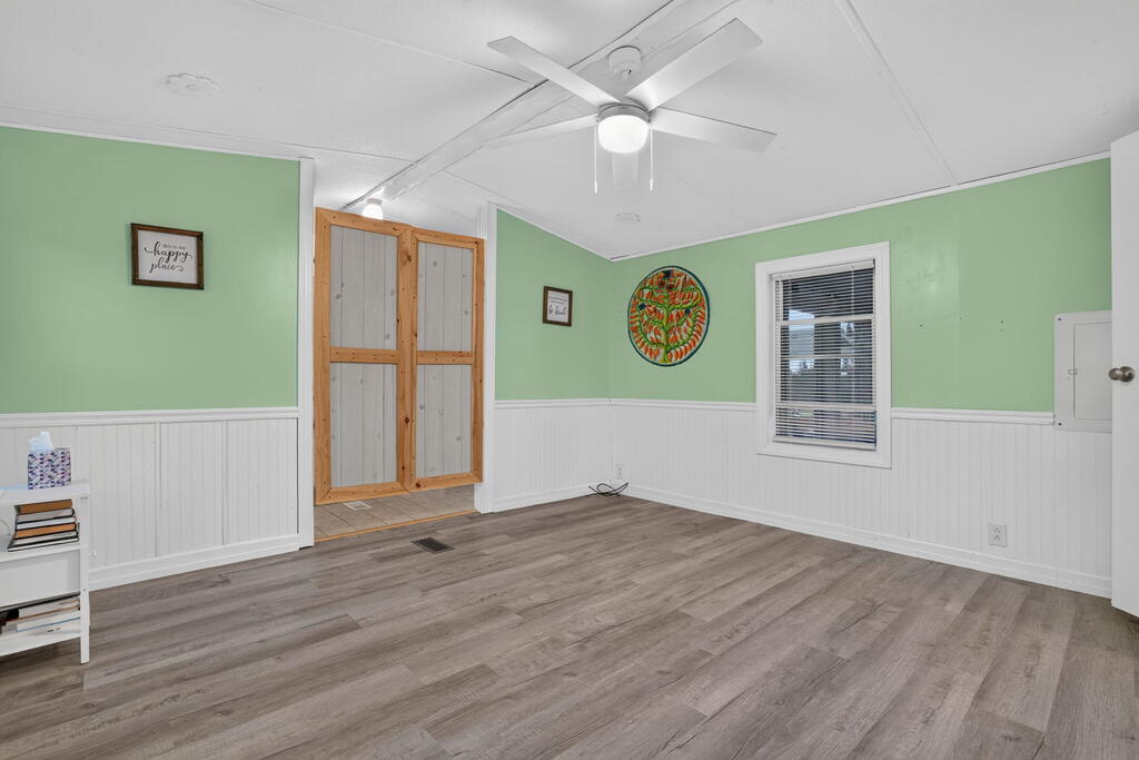 2410 Ridge Road Chincoteague, VA 23336 - Photo 21 of 37 Gallery Image 21