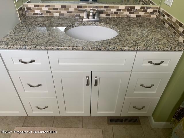 523 Knapp Road Clarks Summit, PA 18411 - Photo 9 of 27 Gallery Image 9