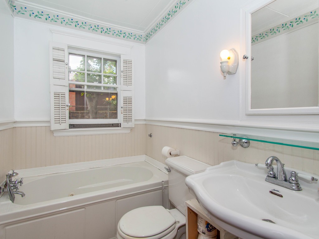 16 Regina Road Lynn, MA 01904 - Photo 23 of 30 Gallery Image 23
