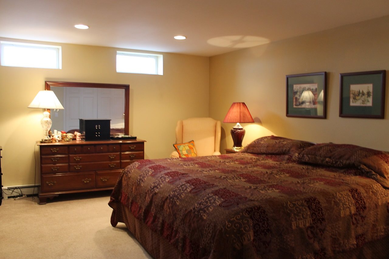 8024 South Lakeview Road Traverse City, MI 49684 - Photo 37 of 61 1812237-36.JPG