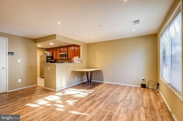 $2,300 | 21 Docena Court, Gaithersburg, MD 20886