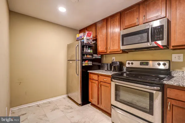 $1,200 | 21 Docena Court, Gaithersburg, MD 20886