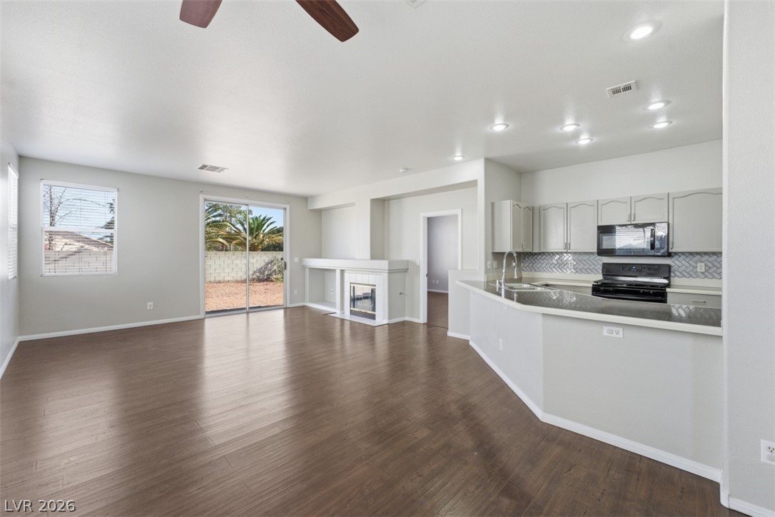 1190 Stormy Valley Road Las Vegas, NV 89123 - Photo 4 of 38