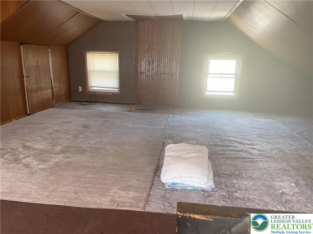 104 Washington Street Bath, PA 18014 - Photo 10 of 20 an empty room with windows