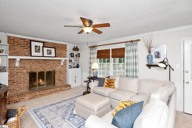 $444,500 | 254 Hollis Drive, Spartanburg, SC 29307