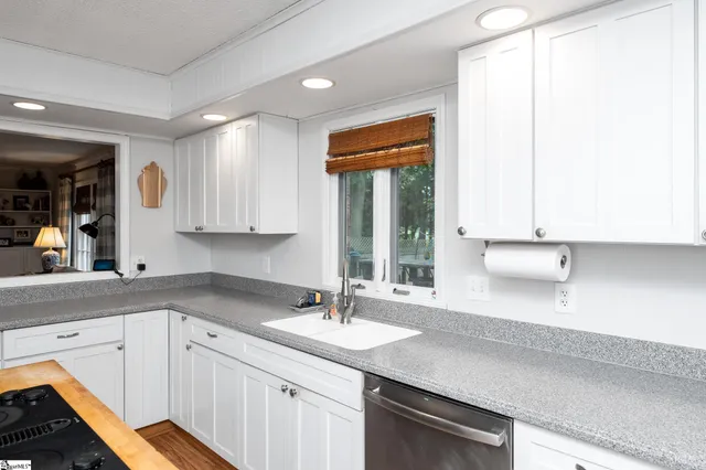 $444,500 | 254 Hollis Drive, Spartanburg, SC 29307