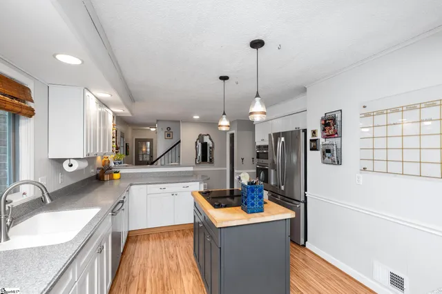 $444,500 | 254 Hollis Drive, Spartanburg, SC 29307