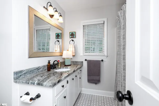 $444,500 | 254 Hollis Drive, Spartanburg, SC 29307