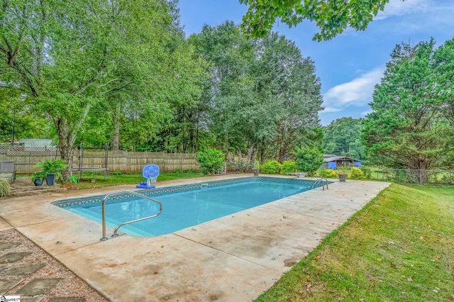 $444,500 | 254 Hollis Drive, Spartanburg, SC 29307