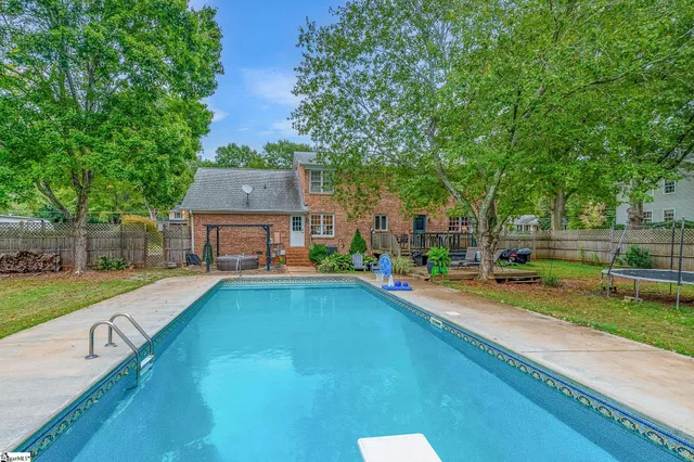 $444,500 | 254 Hollis Drive, Spartanburg, SC 29307