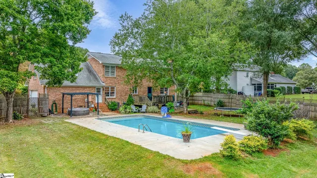 $444,500 | 254 Hollis Drive, Spartanburg, SC 29307