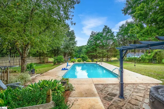 $444,500 | 254 Hollis Drive, Spartanburg, SC 29307