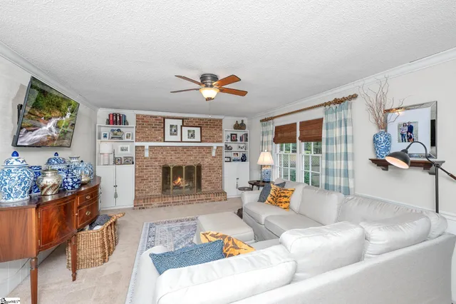 $444,500 | 254 Hollis Drive, Spartanburg, SC 29307