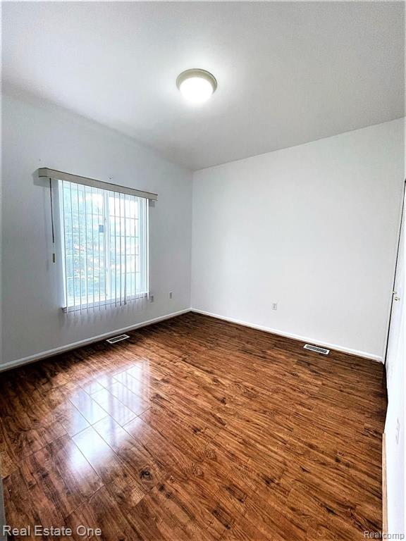 22683 Middlebelt Road Farmington Hills, MI 48336 - Photo 10 of 18