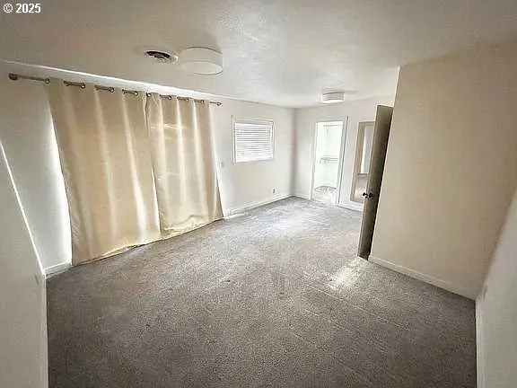 $469,900 | 825 West Ridgeway Avenue, Hermiston, OR 97838