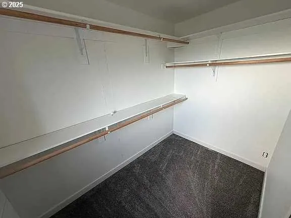 $469,900 | 825 West Ridgeway Avenue, Hermiston, OR 97838