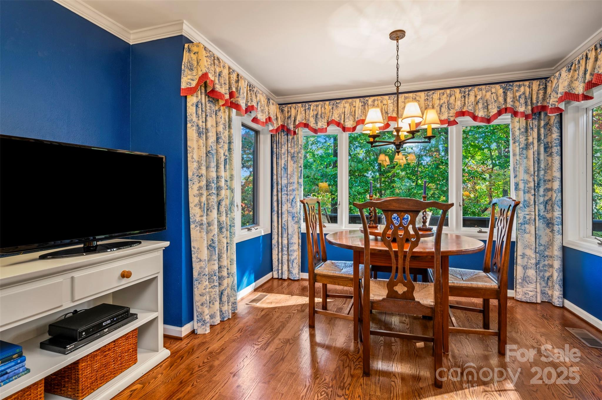 550 Ridgetop Road Tryon, NC 28782 - Photo 9 of 39 a livingroom with furniture window and wooden floor